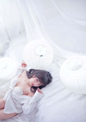 校花撅屁股挨打_BDHD在线观看